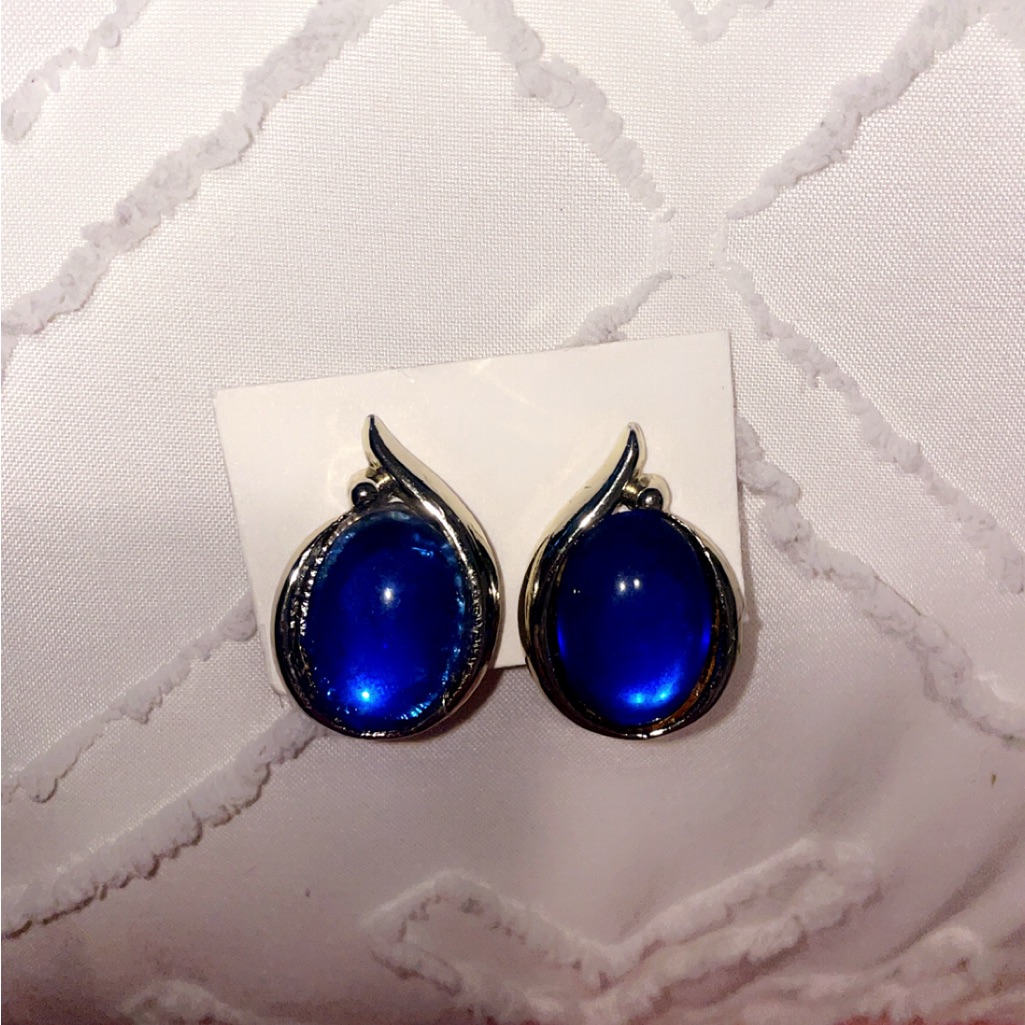 Farah Jewelry Blue And Silver Clip On Earrings 11$
